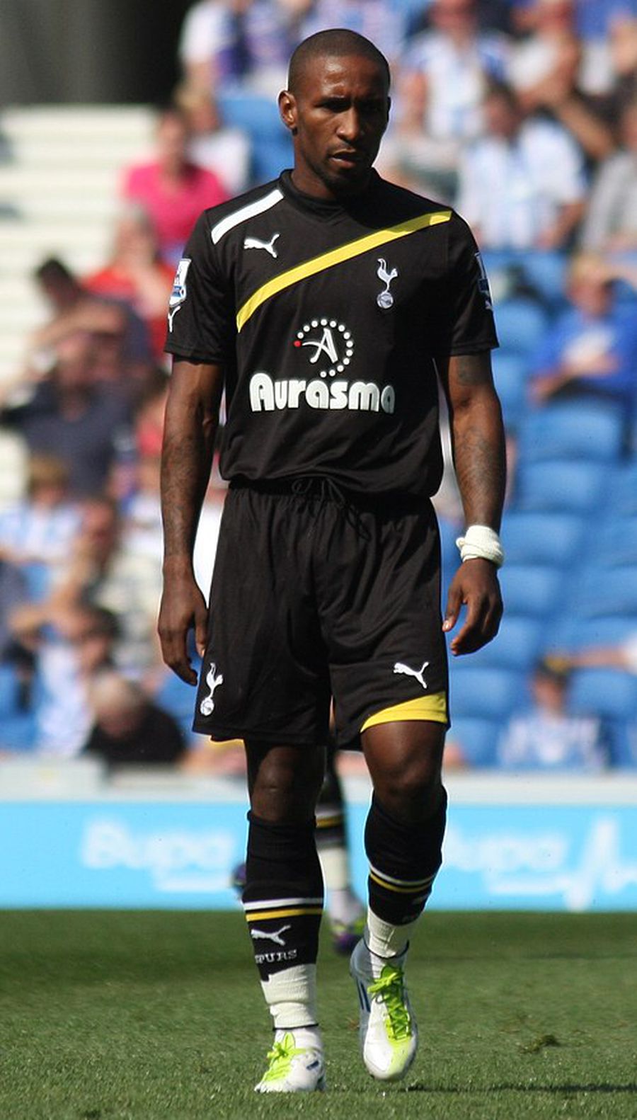 At 43, the former great striker begins his career in the 5th league: 