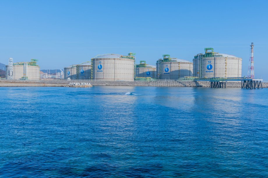 Gas and oil storage facilities in South Korea