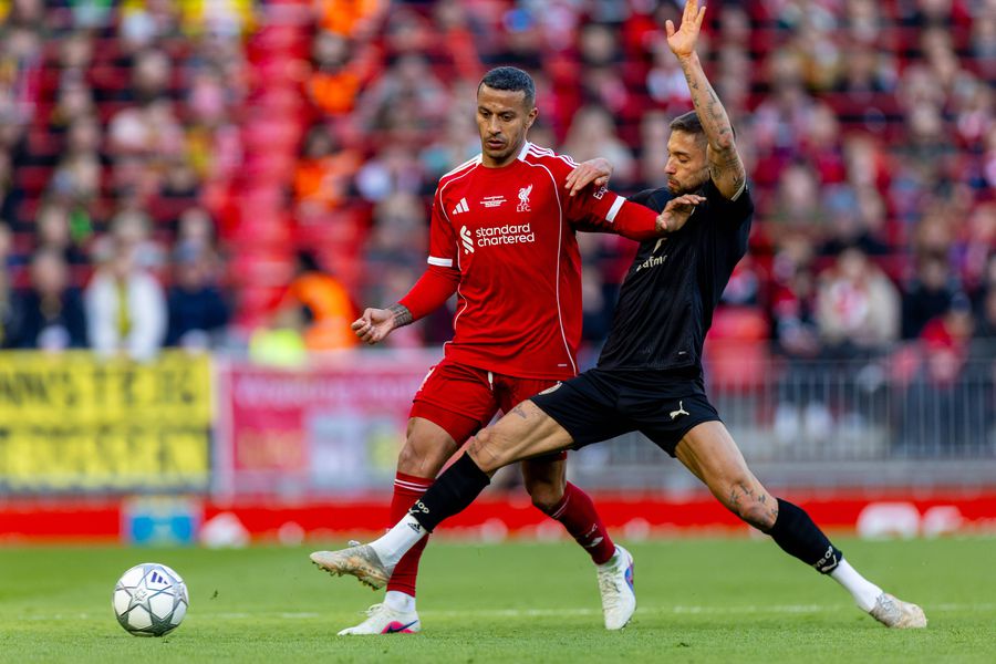 Thiago broke down in tears in the 20th minute of the charity match between Liverpool and Borussia Dortmund