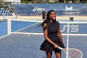 Patrick Mouratoglou, training with his girlfriend 24 years younger! Images from the French academy
