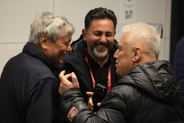 Pictures with Mircea Lucescu from the end of the match Turkey - Romania / PHOTO: Ionuț Iordache (GSP.ro)