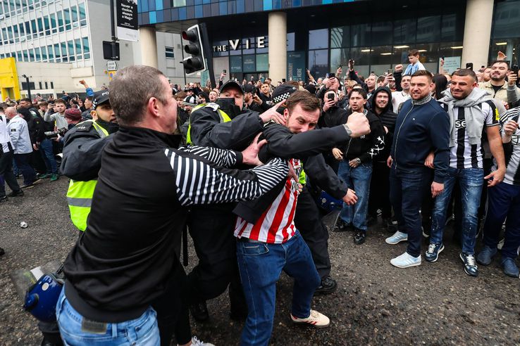 Newcastle and Sunderland fans, bloody clashes before the match / Imago Images
