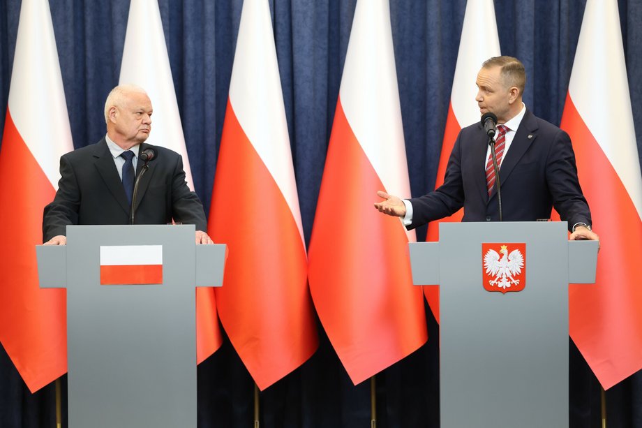 President Karol Nawrocki and NBP President Adam Glapiński announce how to finance defense using gold