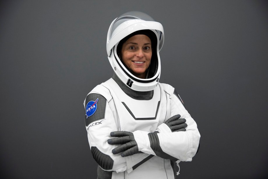 NASA still doesn't have completed lunar suits