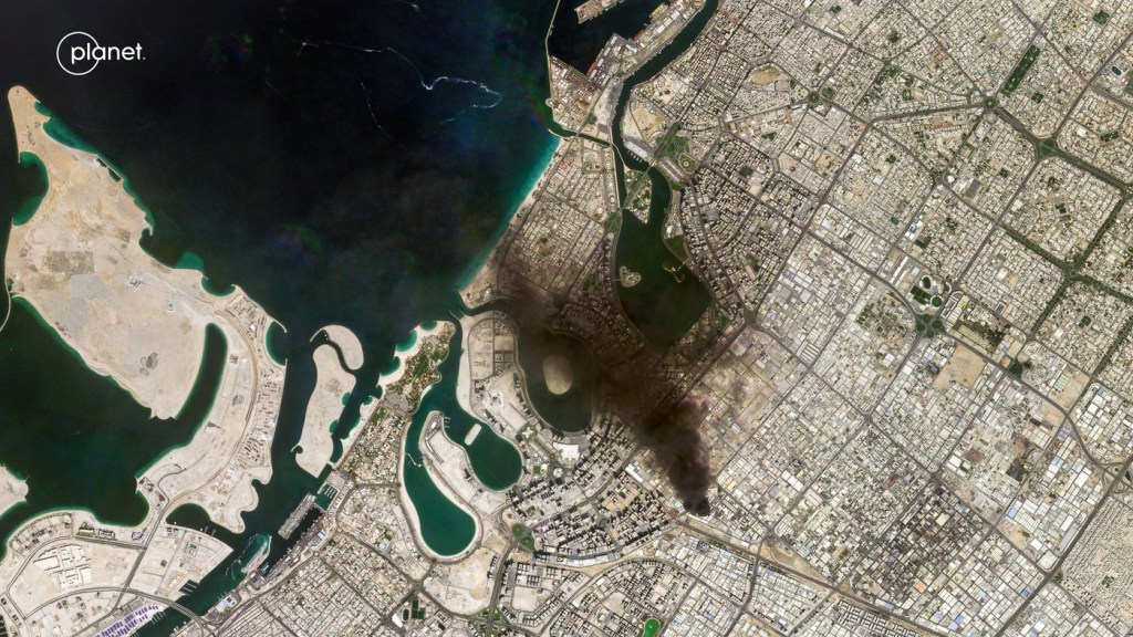 A huge plume of smoke is visible from satellite in Dubai following Iran's retaliation. Photo: Profimedia