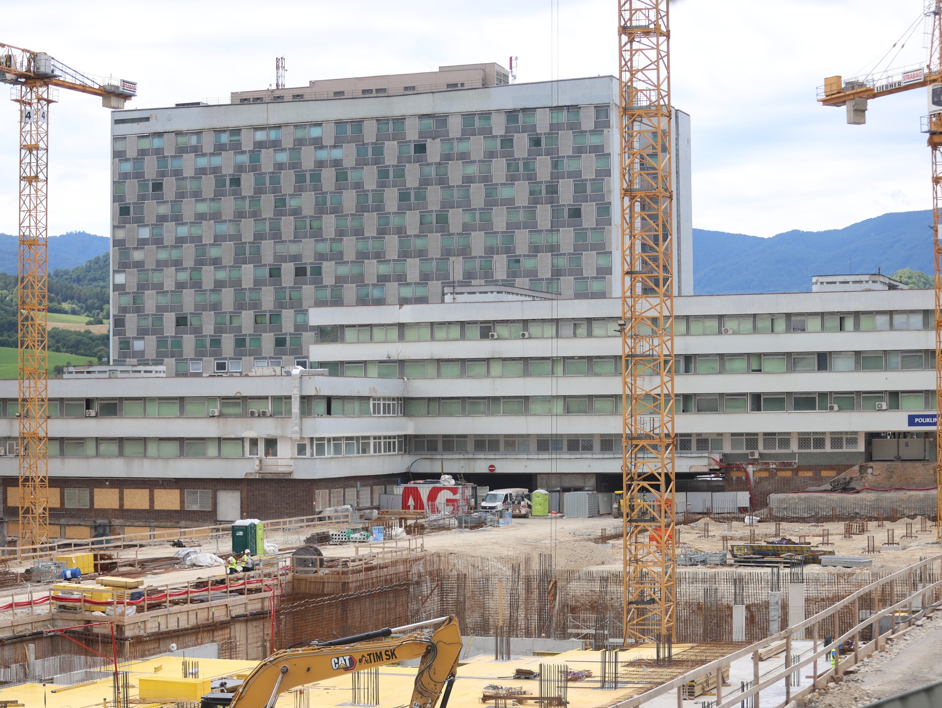 Banská Bystrica. Cranes work on the construction site of the new headquarters of the local polyclinic. After the attack, this is where Prime Minister Robert Fico fought for his life