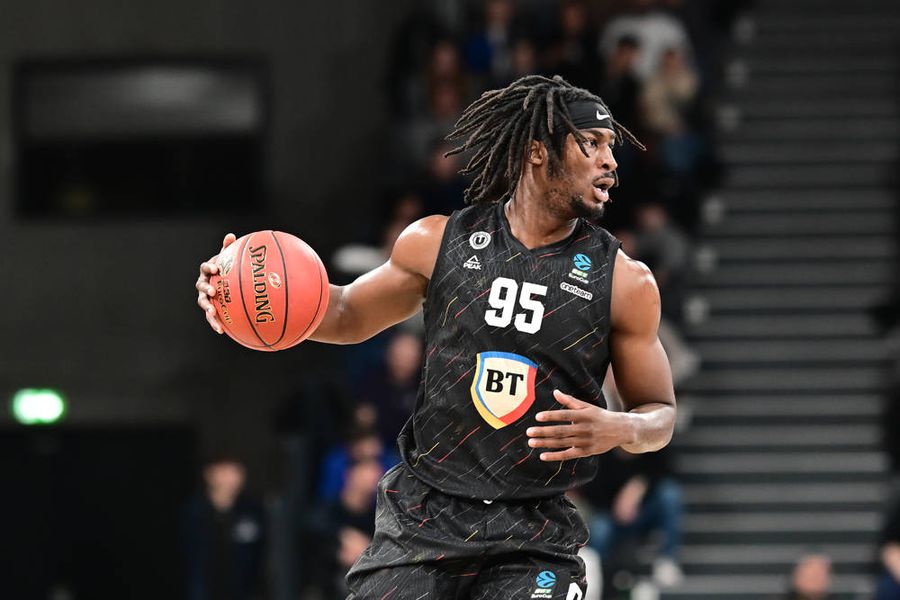 JL Bourg triumphed in the EuroCup! Adam Mokoka, the former player of U-BT Cluj-Napoca, was the MVP of the final: 