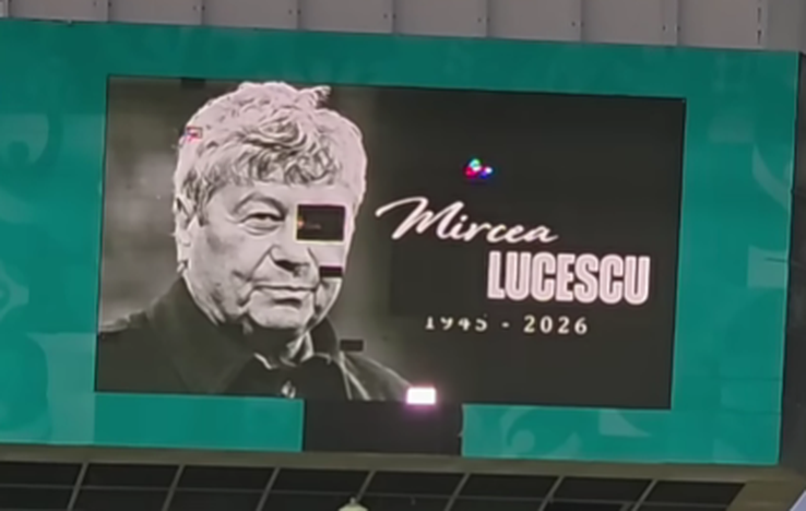 The scoreboard of the National Arena spoiled the quiet moment for Mircea Lucescu / PHOTO: Capture @Prosport.ro
