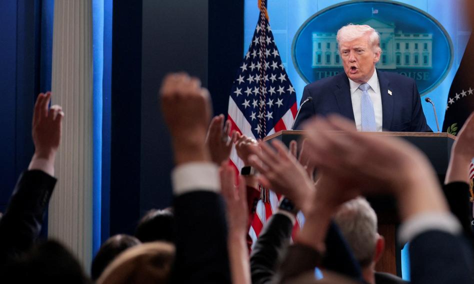 Trump: Iran will return to the Stone Age and we will charge shipping fees in the Strait of Hormuz