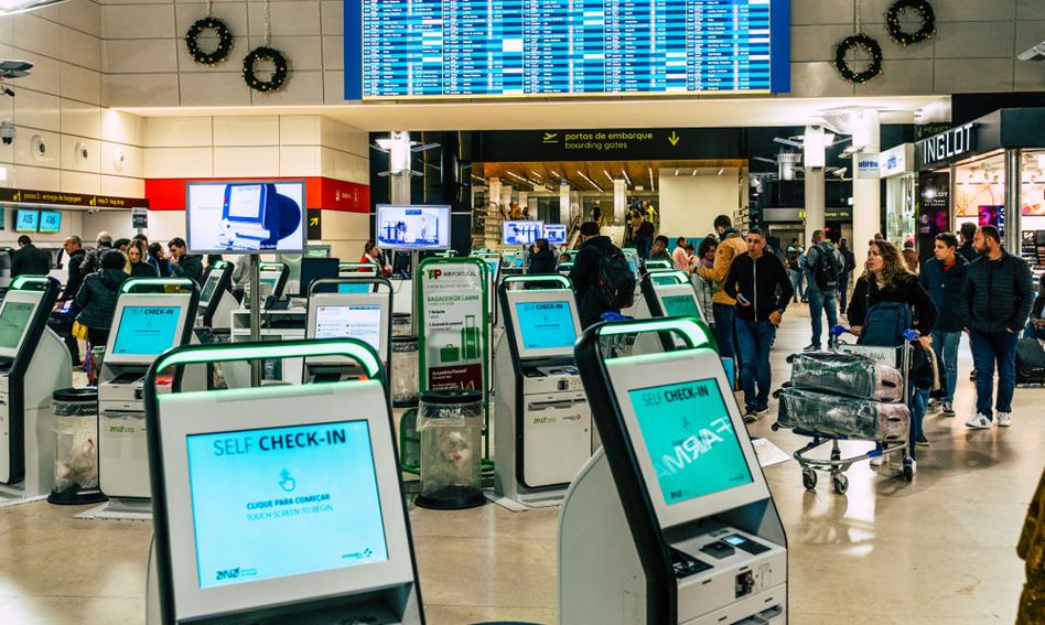 Portugal has restored the EU border control system. Are passengers waiting in queues again?