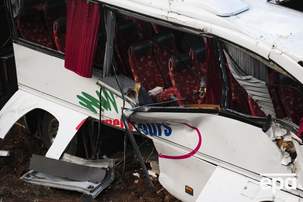 A bus carrying tourists was involved in an accident in the Canary Islands; there was a victim. Photo 3