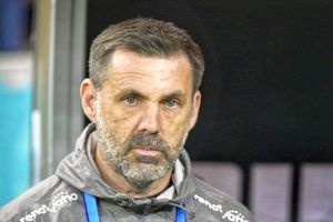 Kopic doesn't understand what's happening with Dinamo's player: 
