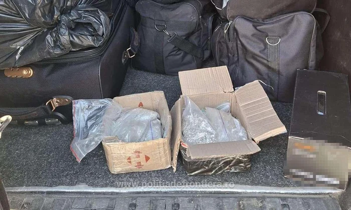 Over 15 kilograms of silver discovered at PTF Halmeu. PHOTO: Border Police 