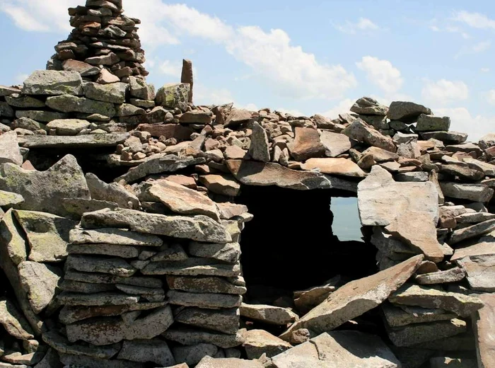 Detail from a megalithic fortress in the Caucasus PHOTO wikipedia