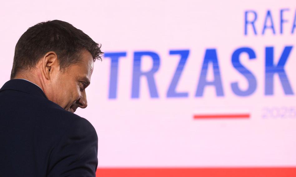 Night rally behind Trzaskowski's banners. The thief will pay dearly for this