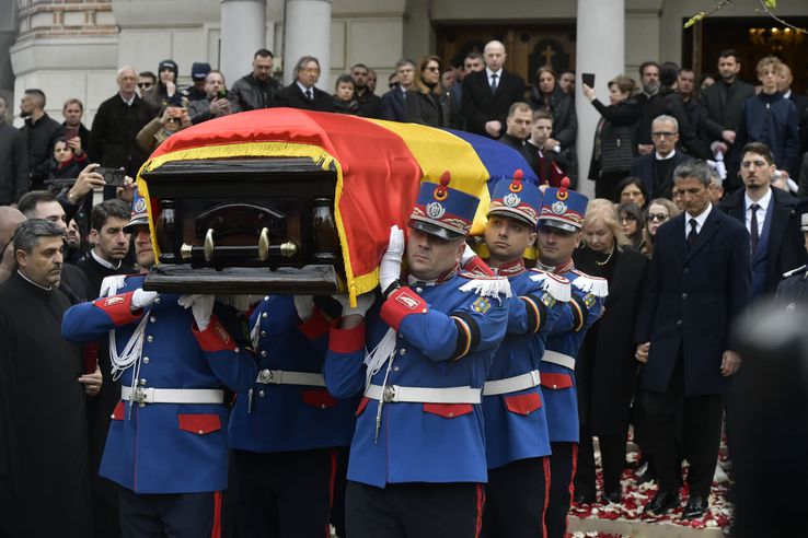 Răzvan Lucescu, Neli Lucescu in the funeral procession of Mircea Lucescu // photo: Cristi Preda (GSP)