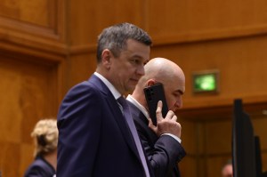 Sorin Grindeanu and Ilie Bolojan. Inquam Photos / Octav Ganea
