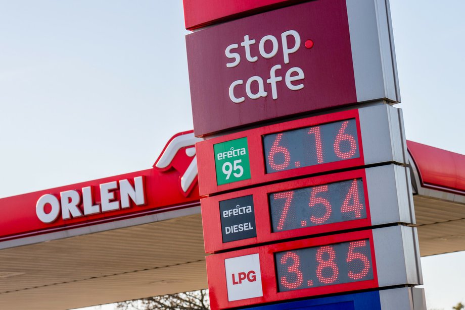 Fuel prices at the Orlen station in Gdańsk, March 31