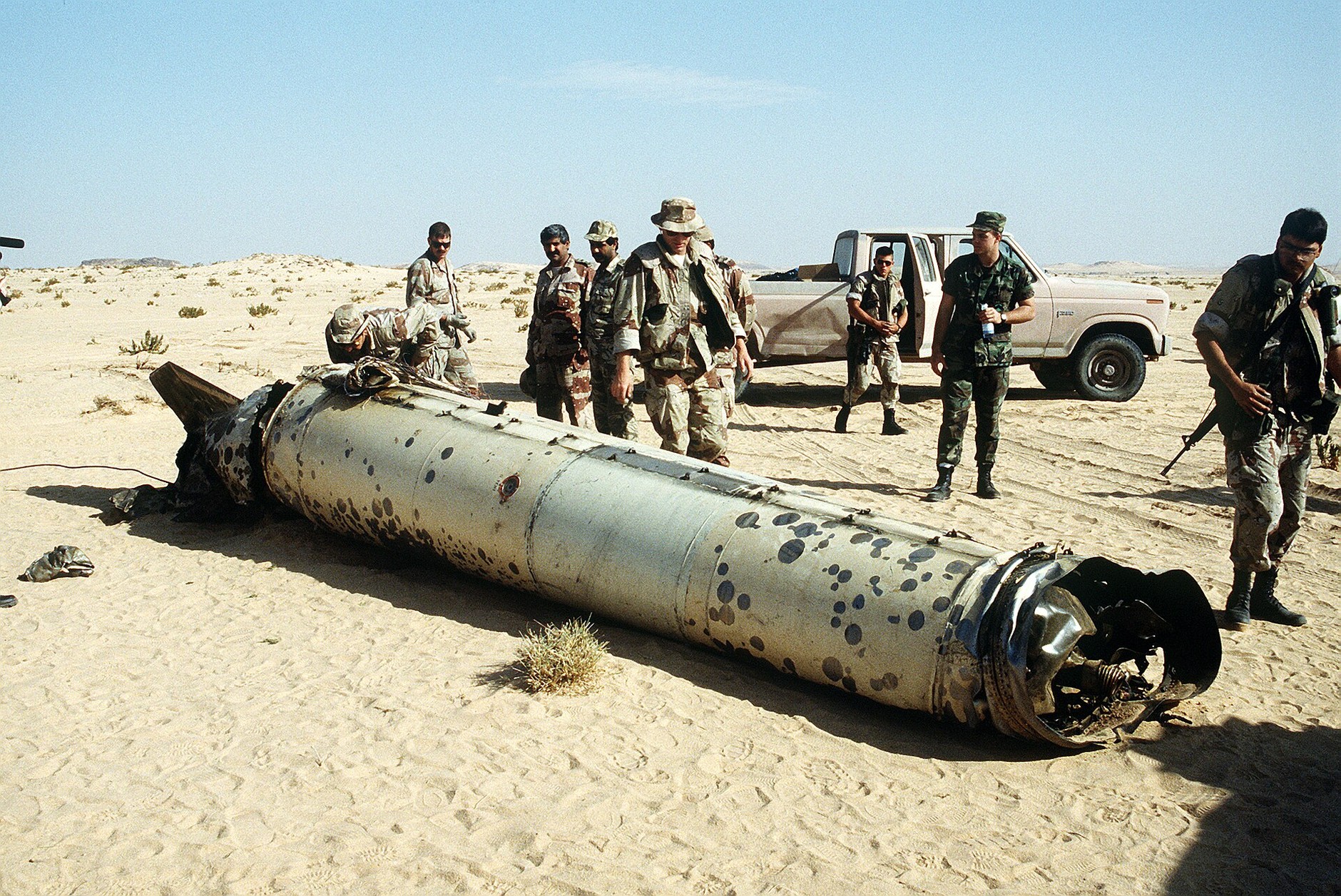 Scud missile debris (Iraq, 1992)