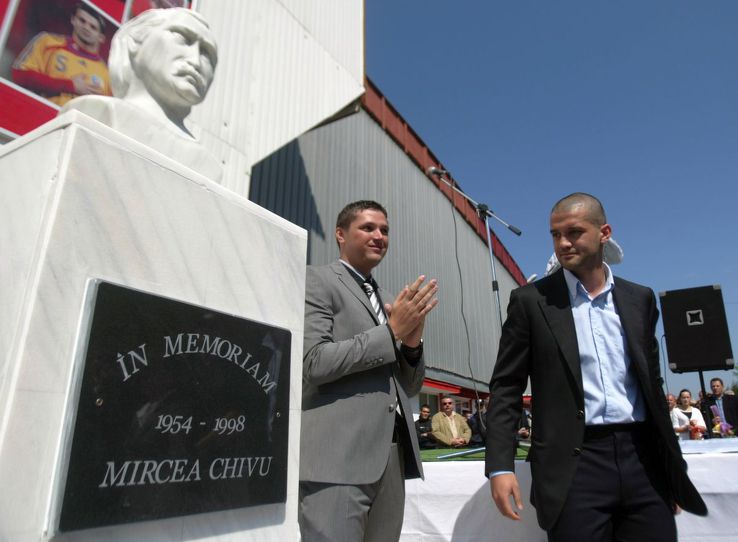 Cristi Chivu in 2010, at the unveiling of his father's bust, in Reșita / Photo source: Gazeta Sporturilor Archive
