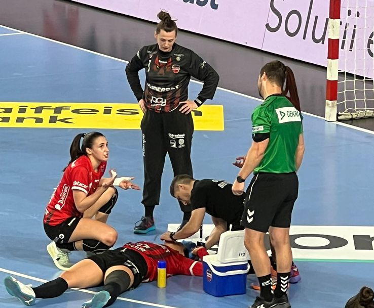 Bianca Bazaliu, injury during the Gloria Bistrita - Brest duel