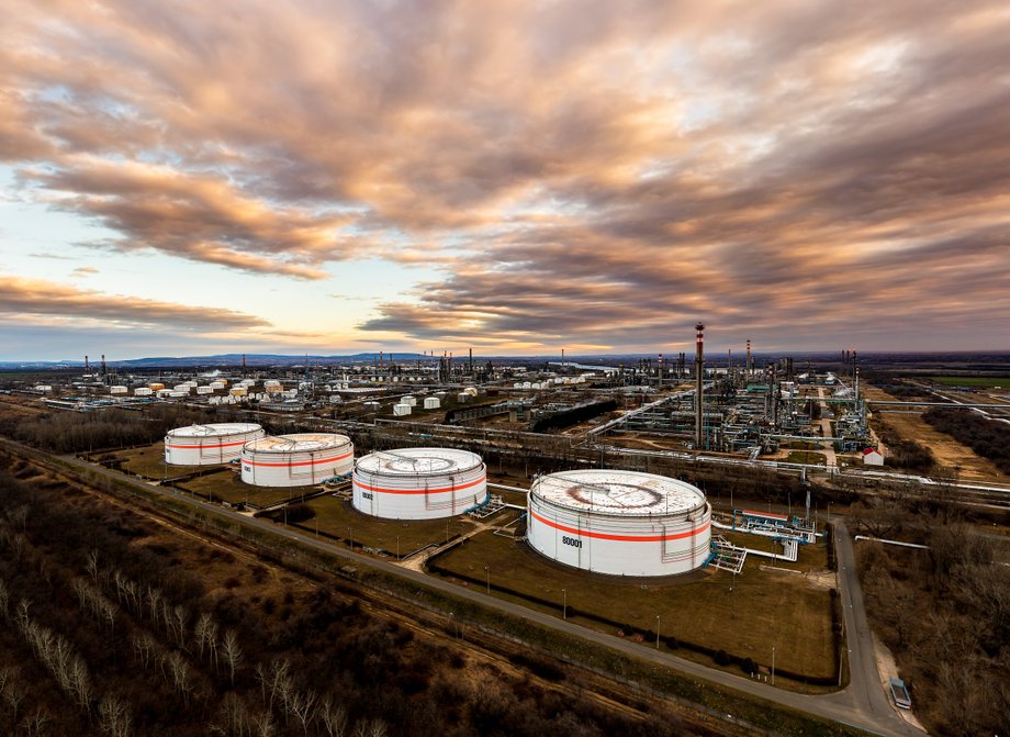 Shazhalombatta Refinery