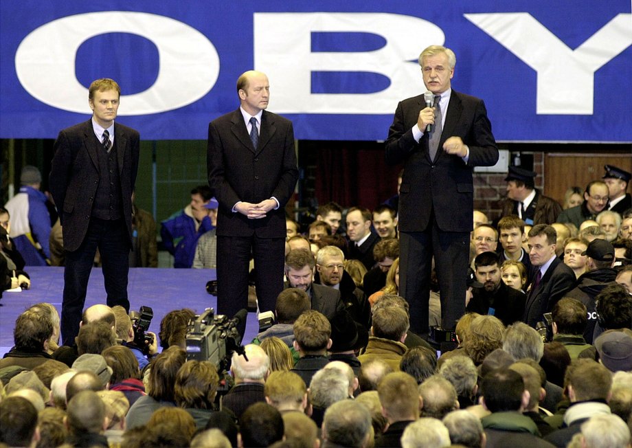 Founding congress of the Civic Platform at Hala Olivii in Gdańsk. On stage (from the left) Donald Tusk, Maciej Płażyński and Andrzej Olechowski as co-founders of the party, the so-called three tenors