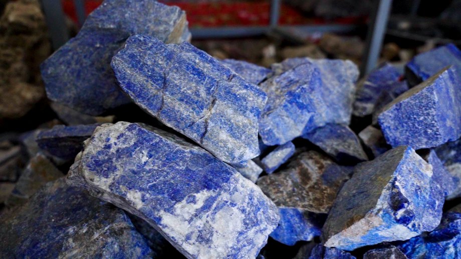 If lapis lazuli is not pure enough, the result is a cloudy, grayish color instead of true blue