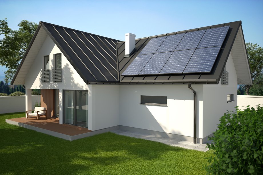Households with photovoltaics and energy storage should increase their own electricity consumption