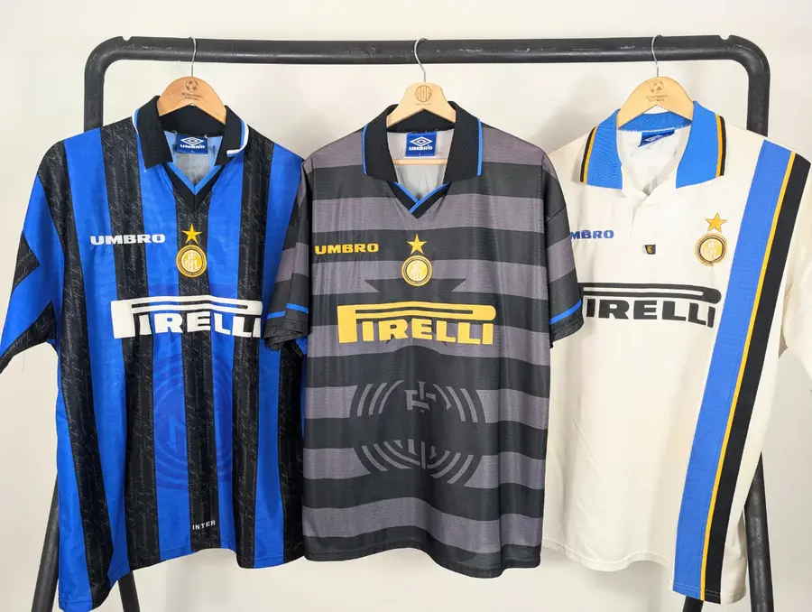 New clothes for Cristi Chivu's students » The historical model they are inspired by