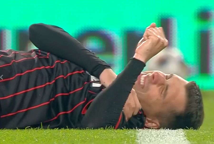 The owner of Kopic, removed from the field on a stretcher, got into the ambulance and taken directly to the hospital