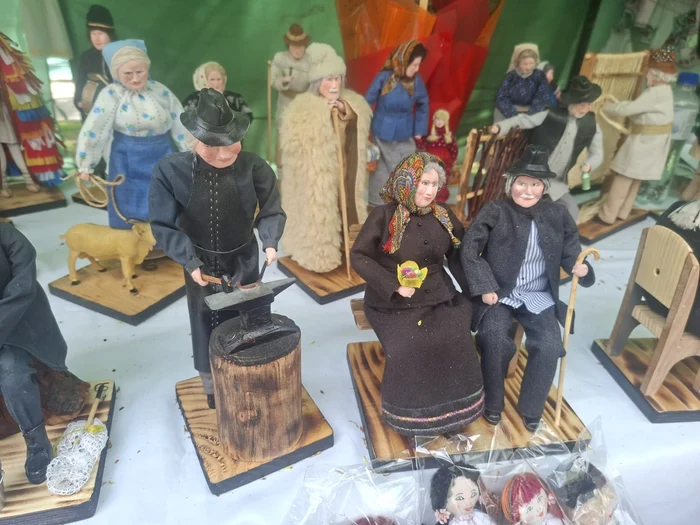 Part of the figurines of the Silion couple PHOTO Cosmin Zamfirache