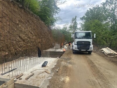 PHOTO New road through the mountains, in Romania. 