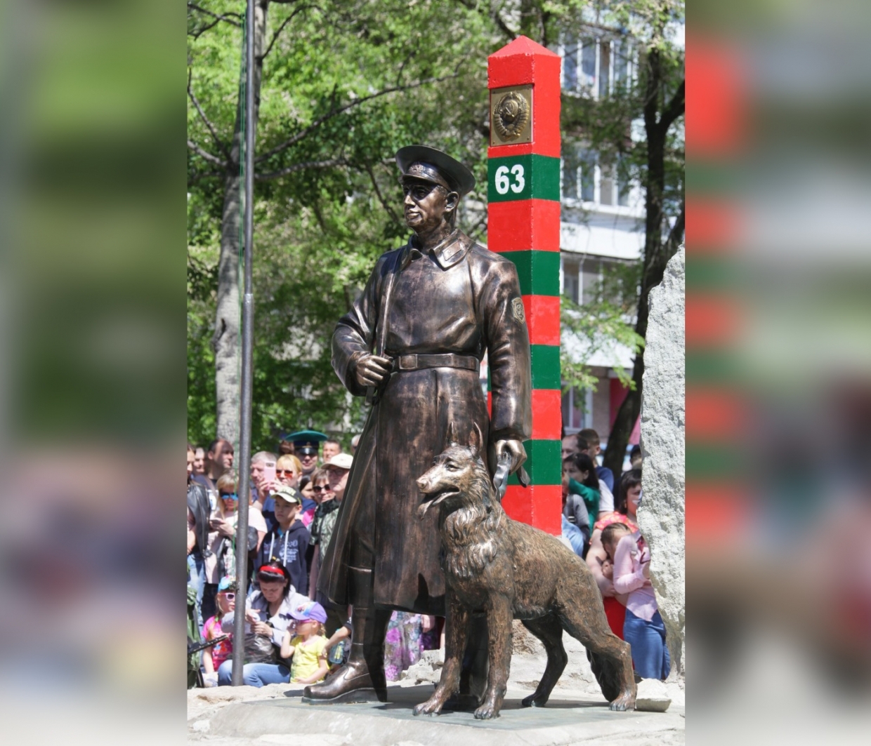 Sculpture of a Soviet border guard