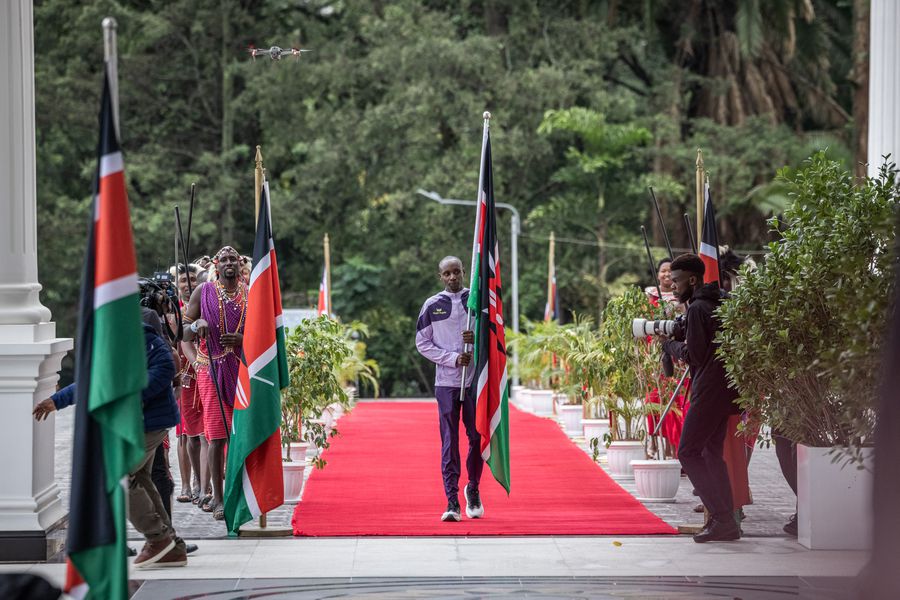 Sabastian Sawe, awarded with money and a car, after setting the new marathon world record