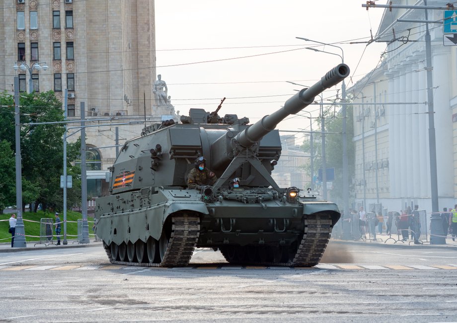 2S19 Msta-S self-propelled gun howitzer