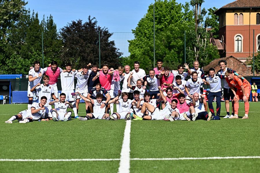 How to experience a Primavera match in Milan » The Romanian midfielder, team mate with the owner's son, 