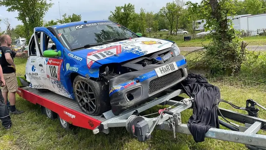 Dacia Logan, in the center of attention on the Nurburgring circuit » Images from the race where Max Verstappen also competes