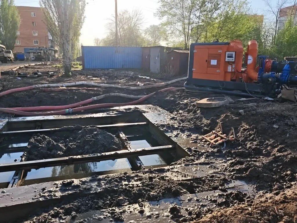 ''Lake of feces in the city center''. Russian Engels has been drowning in sewage for two weeks now. Photo
