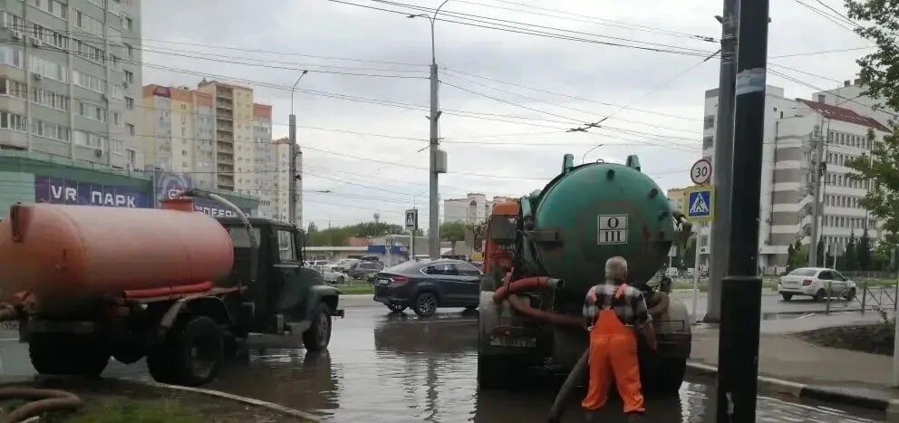 ''Lake of feces in the city center''. Russian Engels has been drowning in sewage for two weeks now. Photo