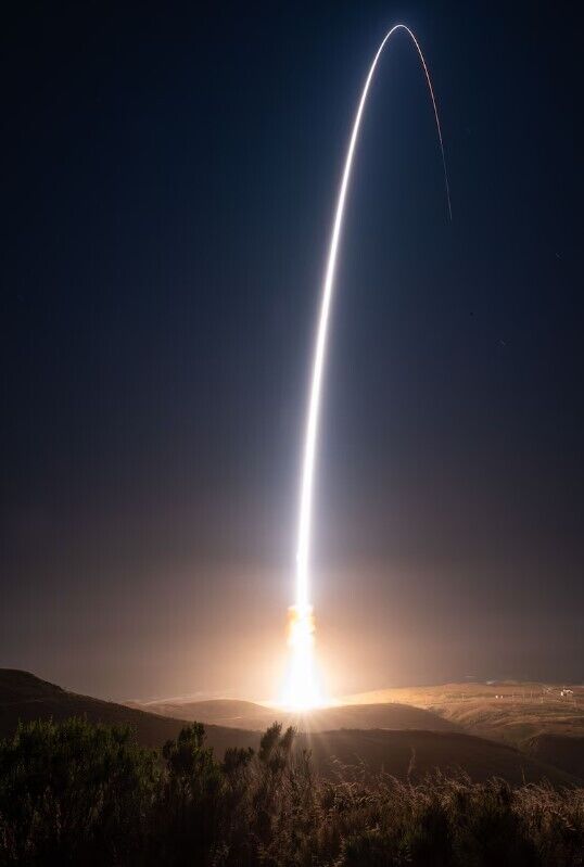 The United States launched an intercontinental ballistic missile after the start of Russian nuclear exercises. Photo