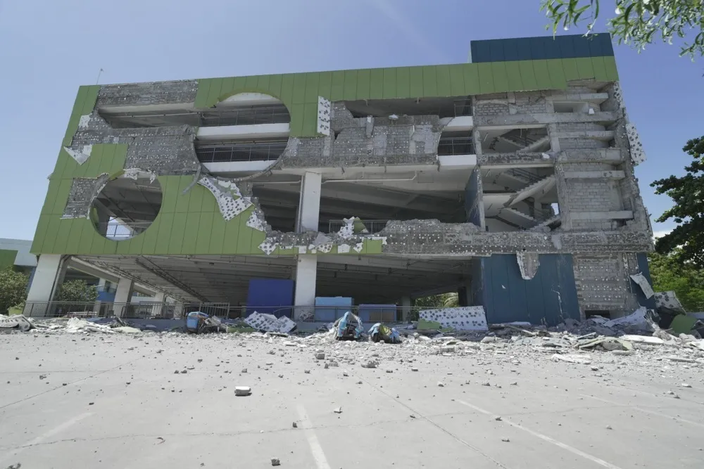 Panic set in. A powerful earthquake occurred in the Philippines. There are dead, there may be people under the rubble. Photo
