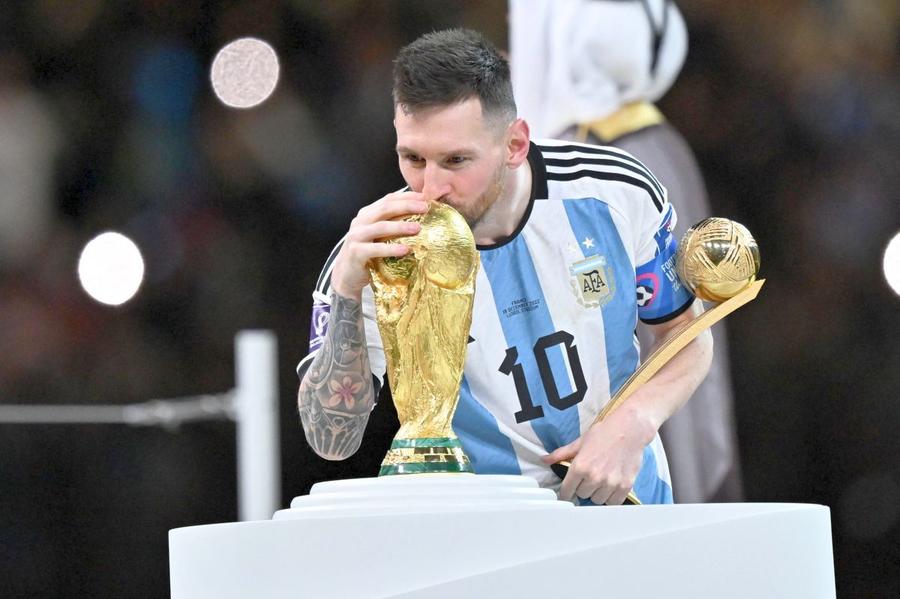 Top of the best paid soccer players from the World Cup » Together they earned almost $1 billion in the last year!