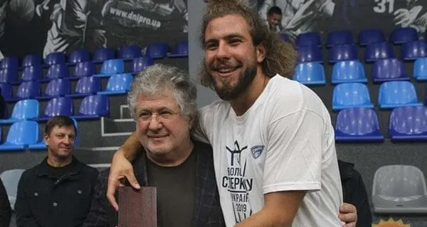 The son changed his name, the daughter divorced. What is known about the wife and children of 63-year-old Kolomoisky. Photo