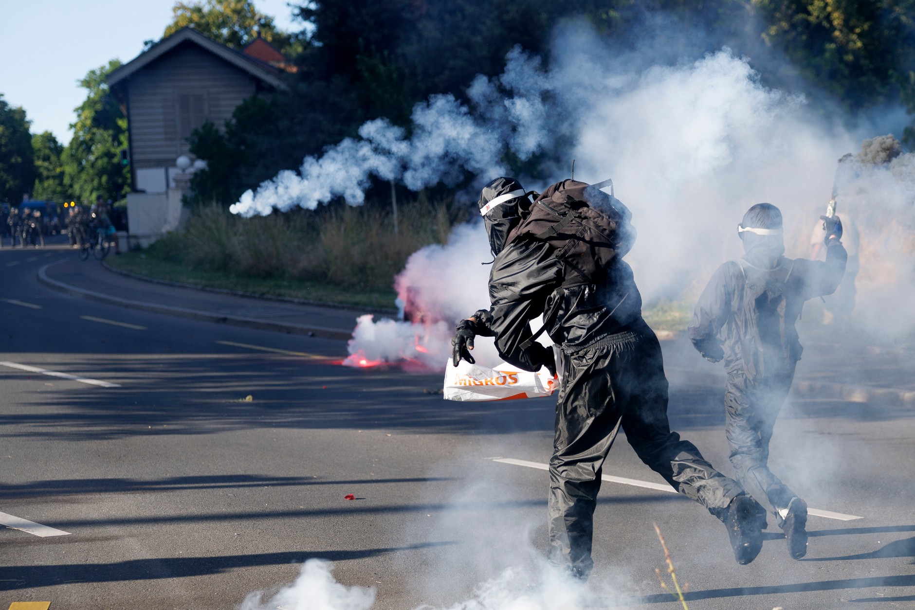 Protest in Geneva against the G7
