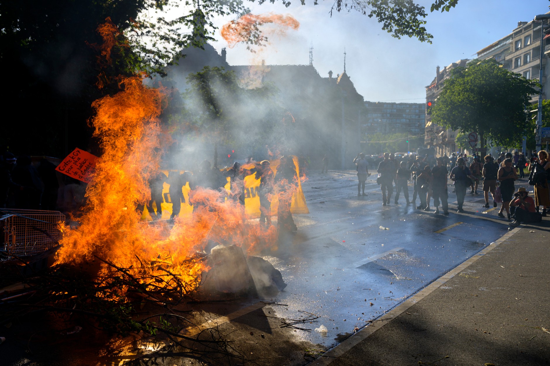 Protest in Geneva against the G7