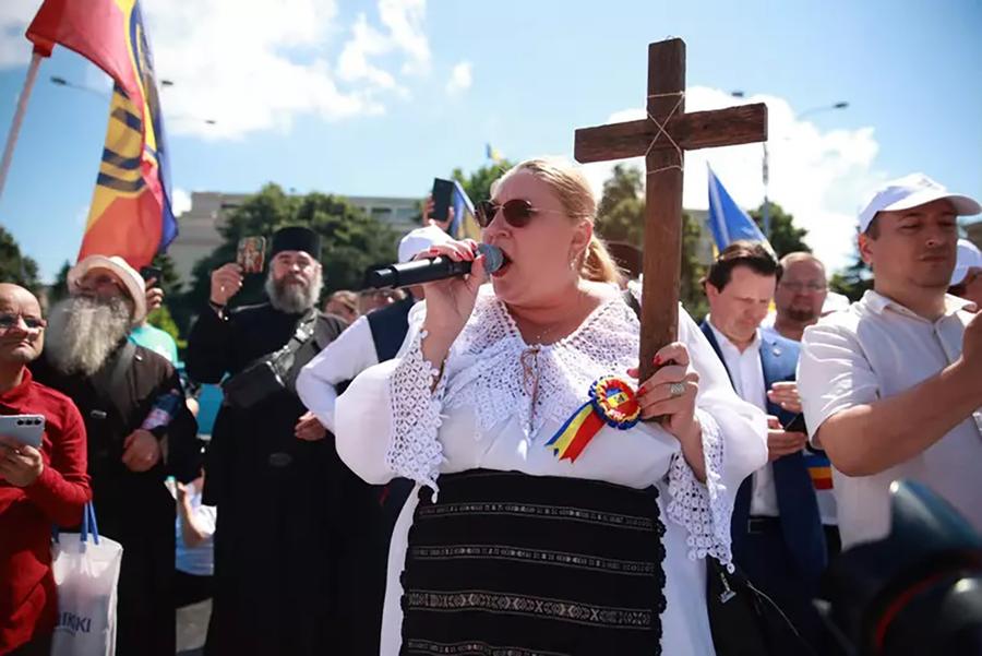 What the world's oldest LGBTQ+ parade looks like: without an American Hufflepuff, but with horse people and TV people, as well as fans in Messi shirts