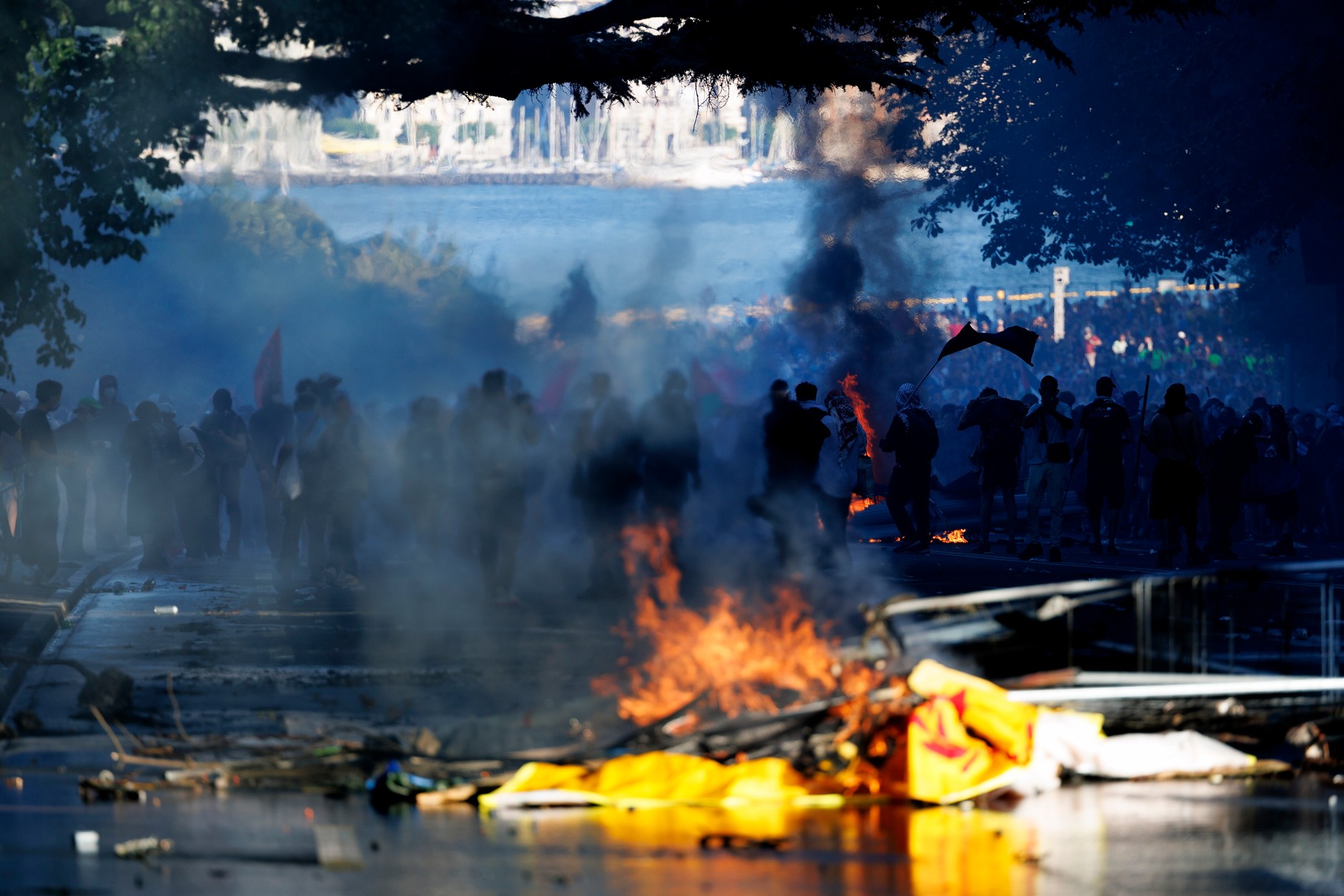 Protest in Geneva against the G7