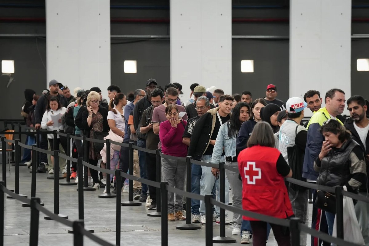 Over One Million Undocumented Migrants in Spain Apply for Regularization — Over one million undocumented migrants in Spa