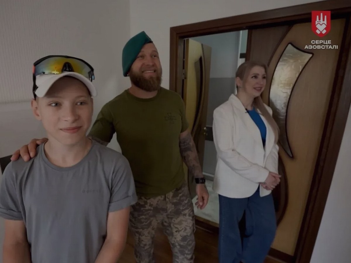 Ukrainian Defender Receives Housing After Captivity and Injuries — Gennady Dermanovsky, a defender from Mariupol, reunit